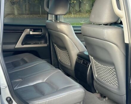 Серый Тойота Ленд Крузер 200, объемом двигателя 4.5 л и пробегом 340 тыс. км за 23000 $, фото 5 на Automoto.ua