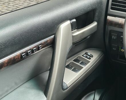 Серый Тойота Ленд Крузер 200, объемом двигателя 4.6 л и пробегом 213 тыс. км за 24000 $, фото 22 на Automoto.ua