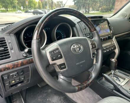 Серый Тойота Ленд Крузер 200, объемом двигателя 4.6 л и пробегом 213 тыс. км за 24000 $, фото 11 на Automoto.ua
