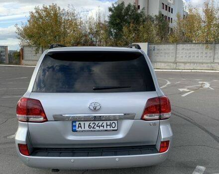 Серый Тойота Ленд Крузер 200, объемом двигателя 4.5 л и пробегом 205 тыс. км за 28000 $, фото 3 на Automoto.ua