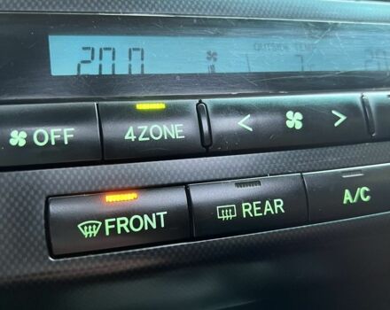 Серый Тойота Ленд Крузер 200, объемом двигателя 4.7 л и пробегом 222 тыс. км за 21500 $, фото 8 на Automoto.ua