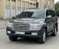 Серый Тойота Ленд Крузер 200, объемом двигателя 4.6 л и пробегом 213 тыс. км за 24000 $, фото 1 на Automoto.ua