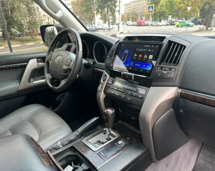 Серый Тойота Ленд Крузер 200, объемом двигателя 4.6 л и пробегом 213 тыс. км за 24000 $, фото 16 на Automoto.ua