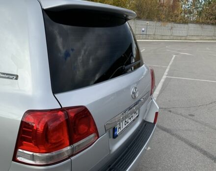 Серый Тойота Ленд Крузер 200, объемом двигателя 4.5 л и пробегом 205 тыс. км за 28000 $, фото 9 на Automoto.ua