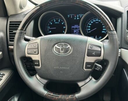 Серый Тойота Ленд Крузер 200, объемом двигателя 4.6 л и пробегом 213 тыс. км за 24000 $, фото 21 на Automoto.ua