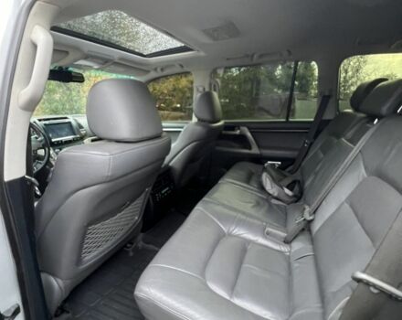 Серый Тойота Ленд Крузер 200, объемом двигателя 4.7 л и пробегом 222 тыс. км за 21500 $, фото 6 на Automoto.ua