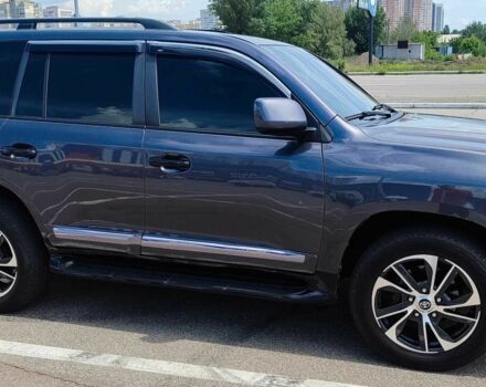 Сірий Тойота Ленд Крузер 200, об'ємом двигуна 4.5 л та пробігом 244 тис. км за 32000 $, фото 14 на Automoto.ua