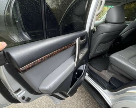 Серый Тойота Ленд Крузер 200, объемом двигателя 4.7 л и пробегом 222 тыс. км за 21500 $, фото 23 на Automoto.ua