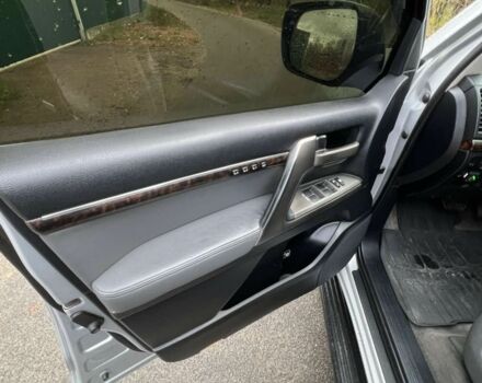 Серый Тойота Ленд Крузер 200, объемом двигателя 4.7 л и пробегом 222 тыс. км за 21500 $, фото 12 на Automoto.ua