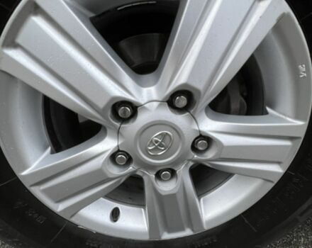 Серый Тойота Ленд Крузер 200, объемом двигателя 4.7 л и пробегом 222 тыс. км за 21500 $, фото 10 на Automoto.ua