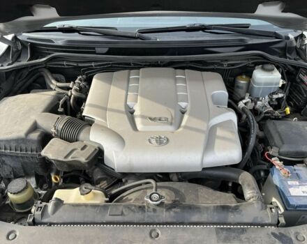 Серый Тойота Ленд Крузер 200, объемом двигателя 4.7 л и пробегом 222 тыс. км за 21500 $, фото 20 на Automoto.ua