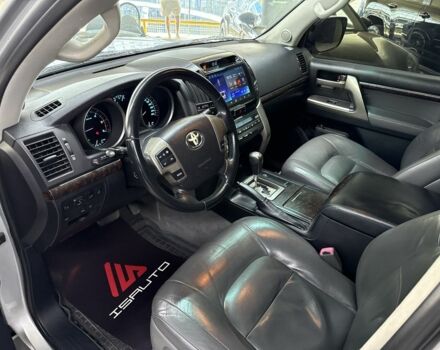 Сірий Тойота Ленд Крузер 200, об'ємом двигуна 4.5 л та пробігом 340 тис. км за 23900 $, фото 17 на Automoto.ua