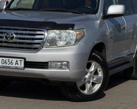 Серый Тойота Ленд Крузер 200, объемом двигателя 4.5 л и пробегом 193 тыс. км за 24900 $, фото 4 на Automoto.ua