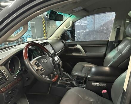 Сірий Тойота Ленд Крузер 200, об'ємом двигуна 4.5 л та пробігом 260 тис. км за 26500 $, фото 10 на Automoto.ua