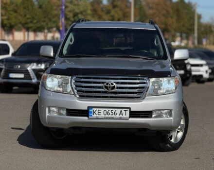 Серый Тойота Ленд Крузер 200, объемом двигателя 4.5 л и пробегом 193 тыс. км за 24900 $, фото 2 на Automoto.ua