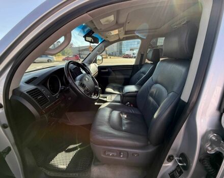 Серый Тойота Ленд Крузер 200, объемом двигателя 4.5 л и пробегом 193 тыс. км за 24900 $, фото 17 на Automoto.ua