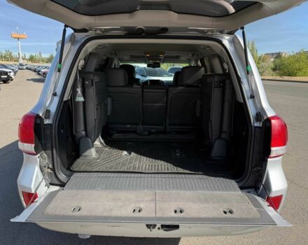 Серый Тойота Ленд Крузер 200, объемом двигателя 4.5 л и пробегом 193 тыс. км за 24900 $, фото 16 на Automoto.ua