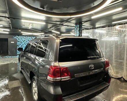 Сірий Тойота Ленд Крузер 200, об'ємом двигуна 4.5 л та пробігом 260 тис. км за 26500 $, фото 2 на Automoto.ua