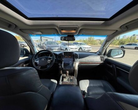 Серый Тойота Ленд Крузер 200, объемом двигателя 4.5 л и пробегом 193 тыс. км за 24900 $, фото 21 на Automoto.ua