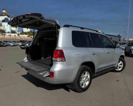 Серый Тойота Ленд Крузер 200, объемом двигателя 4.5 л и пробегом 193 тыс. км за 24900 $, фото 15 на Automoto.ua