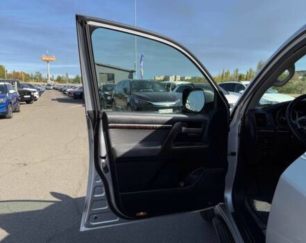 Серый Тойота Ленд Крузер 200, объемом двигателя 4.5 л и пробегом 193 тыс. км за 24900 $, фото 19 на Automoto.ua