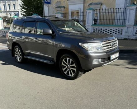 Серый Тойота Ленд Крузер 200, объемом двигателя 4.5 л и пробегом 267 тыс. км за 31500 $, фото 10 на Automoto.ua