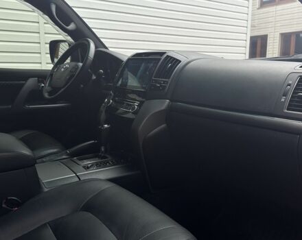 Серый Тойота Ленд Крузер 200, объемом двигателя 4.5 л и пробегом 209 тыс. км за 30000 $, фото 11 на Automoto.ua