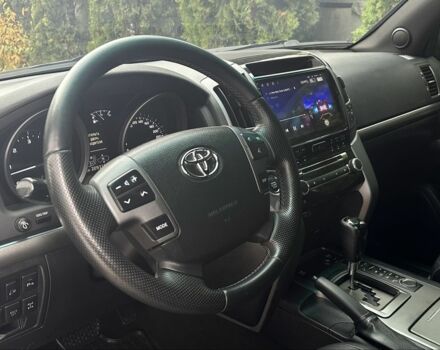 Серый Тойота Ленд Крузер 200, объемом двигателя 4.5 л и пробегом 209 тыс. км за 30000 $, фото 14 на Automoto.ua