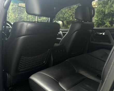 Серый Тойота Ленд Крузер 200, объемом двигателя 4.5 л и пробегом 209 тыс. км за 30000 $, фото 10 на Automoto.ua