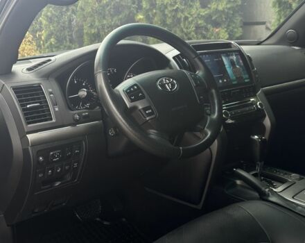 Серый Тойота Ленд Крузер 200, объемом двигателя 4.5 л и пробегом 209 тыс. км за 30000 $, фото 9 на Automoto.ua