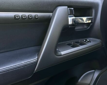 Серый Тойота Ленд Крузер 200, объемом двигателя 4.5 л и пробегом 209 тыс. км за 30000 $, фото 16 на Automoto.ua