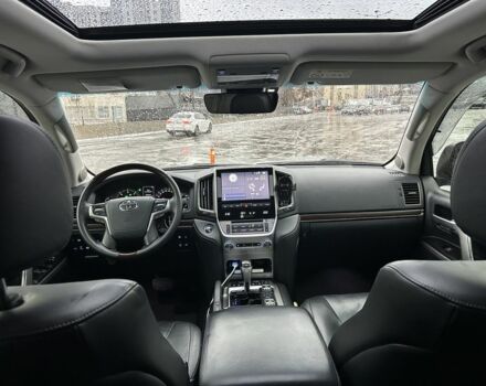Серый Тойота Ленд Крузер 200, объемом двигателя 4.5 л и пробегом 170 тыс. км за 55000 $, фото 4 на Automoto.ua