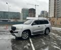 Серый Тойота Ленд Крузер 200, объемом двигателя 4.5 л и пробегом 170 тыс. км за 55000 $, фото 3 на Automoto.ua