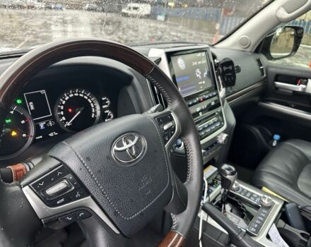 Серый Тойота Ленд Крузер 200, объемом двигателя 4.5 л и пробегом 170 тыс. км за 55000 $, фото 5 на Automoto.ua