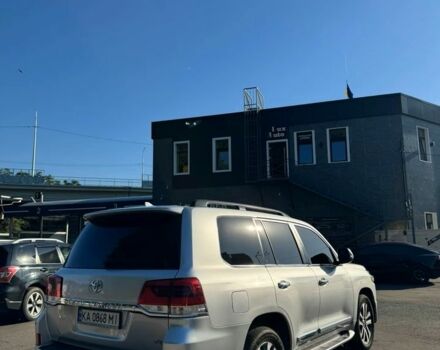 Серый Тойота Ленд Крузер 200, объемом двигателя 4.5 л и пробегом 208 тыс. км за 45999 $, фото 4 на Automoto.ua