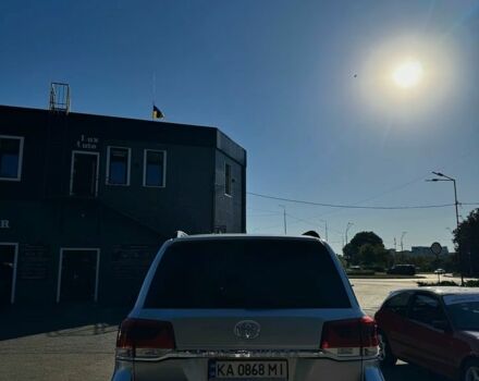 Серый Тойота Ленд Крузер 200, объемом двигателя 4.5 л и пробегом 208 тыс. км за 45999 $, фото 5 на Automoto.ua