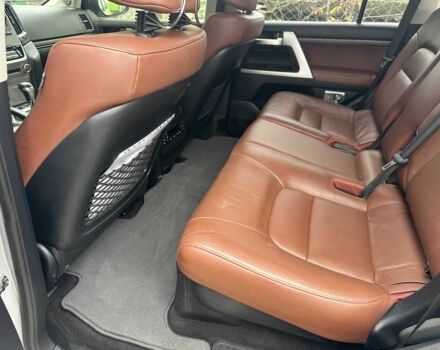 Серый Тойота Ленд Крузер 200, объемом двигателя 4.5 л и пробегом 132 тыс. км за 49900 $, фото 14 на Automoto.ua