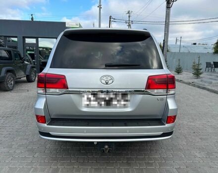 Серый Тойота Ленд Крузер 200, объемом двигателя 4.5 л и пробегом 132 тыс. км за 58000 $, фото 3 на Automoto.ua