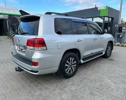 Серый Тойота Ленд Крузер 200, объемом двигателя 4.5 л и пробегом 132 тыс. км за 58000 $, фото 4 на Automoto.ua