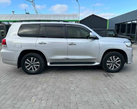 Серый Тойота Ленд Крузер 200, объемом двигателя 4.5 л и пробегом 132 тыс. км за 58000 $, фото 5 на Automoto.ua