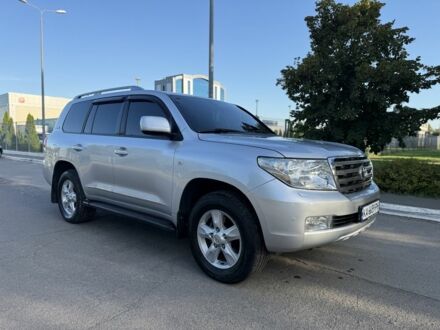 Тойота Ленд Крузер 200 2011 у Борисполе на Automoto.ua Сірий Тойота Ленд Крузер 200, об'ємом двигуна 4.5 л та пробігом 280 тис. км за 32000 $, фото 1 на Automoto.ua