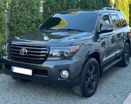 Серый Тойота Ленд Крузер 200, объемом двигателя 4.5 л и пробегом 209 тыс. км за 30000 $, фото 1 на Automoto.ua
