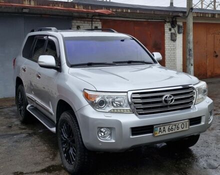 Серый Тойота Ленд Крузер 200, объемом двигателя 4.5 л и пробегом 273 тыс. км за 840 $, фото 1 на Automoto.ua