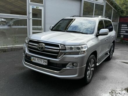 Тойота Ленд Крузер 200 2019 в Киеве на Automoto.ua Серый Тойота Ленд Крузер 200, объемом двигателя 4.6 л и пробегом 130 тыс. км за 63900 $, фото 1 на Automoto.ua
