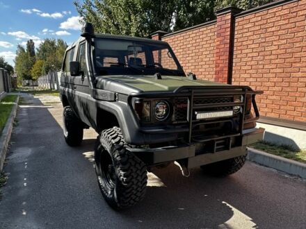 Тойота Ленд Крузер 70 1989 в Обухове на Automoto.ua Черный Тойота Ленд Крузер 70, объемом двигателя 2.5 л и пробегом 200 тыс. км за 20000 $, фото 1 на Automoto.ua