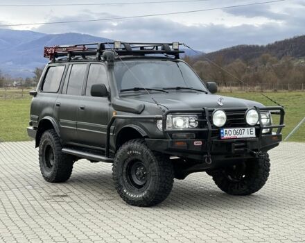 Зеленый Тойота Ленд Крузер 80, объемом двигателя 4.5 л и пробегом 300 тыс. км за 17500 $, фото 1 на Automoto.ua
