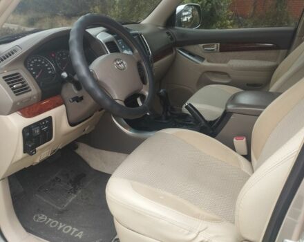 Бежевий Тойота Ленд Крузер Прадо 120, об'ємом двигуна 2.7 л та пробігом 330 тис. км за 9999 $, фото 6 на Automoto.ua