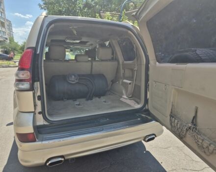 Бежевый Тойота Ленд Крузер Прадо 120, объемом двигателя 4 л и пробегом 315 тыс. км за 11400 $, фото 5 на Automoto.ua