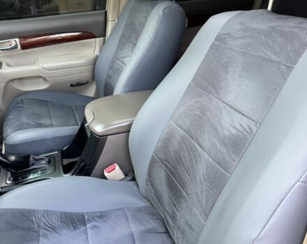 Бежевый Тойота Ленд Крузер Прадо 120, объемом двигателя 4 л и пробегом 350 тыс. км за 13000 $, фото 1 на Automoto.ua