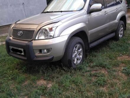 Бежевый Тойота Ленд Крузер Прадо 120, объемом двигателя 4 л и пробегом 330 тыс. км за 13500 $, фото 1 на Automoto.ua